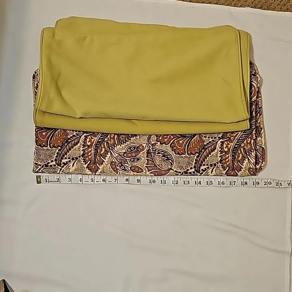 - 3 Pottery Barn throw pillows‎ coves 18x18”